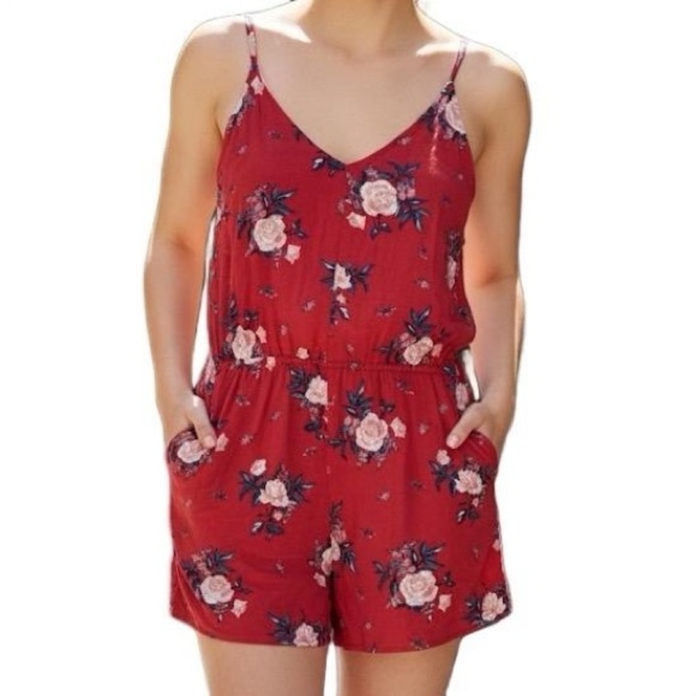 H&M Scarlet Floral Blouse‎